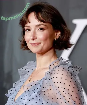 Milana Vayntrub / AT&T Girl / mintmilana nude photo #0101