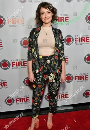 Milana Vayntrub / AT&T Girl / milana_vayntrub / mintmilana nude photo #0141