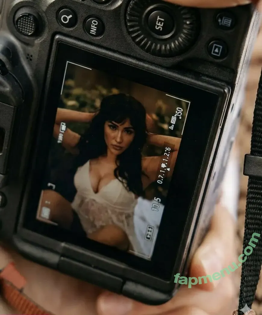 Milana Vayntrub nude photo #0151 (AT&T Girl / milana_vayntrub / mintmilana)