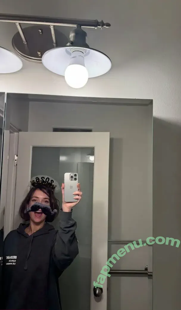 Milana Vayntrub nude photo #0161 (AT&T Girl / milana_vayntrub / mintmilana)