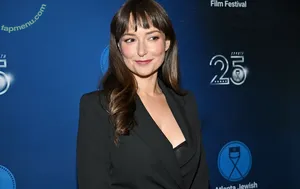 Milana Vayntrub / AT&T Girl / mintmilana nude photo #0808