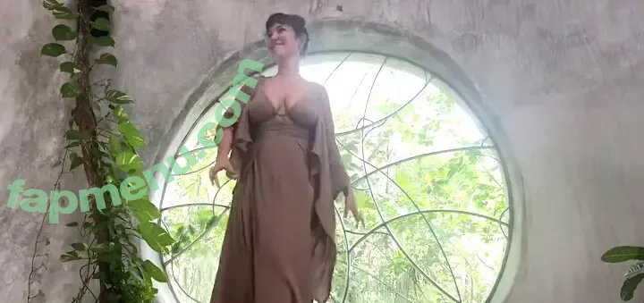 Milana Vayntrub nude photo #0772 (AT&T Girl / mintmilana)