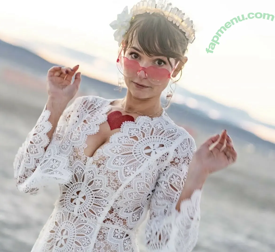 Milana Vayntrub nude photo #0785 (AT&T Girl / mintmilana)