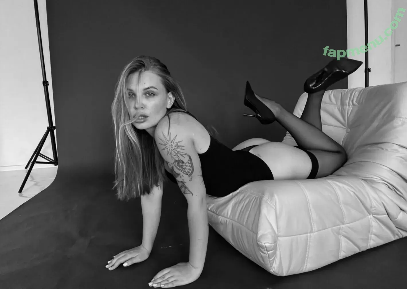 Milana Wet nude photo #0028 (milana_ivashkina / milana_natural)