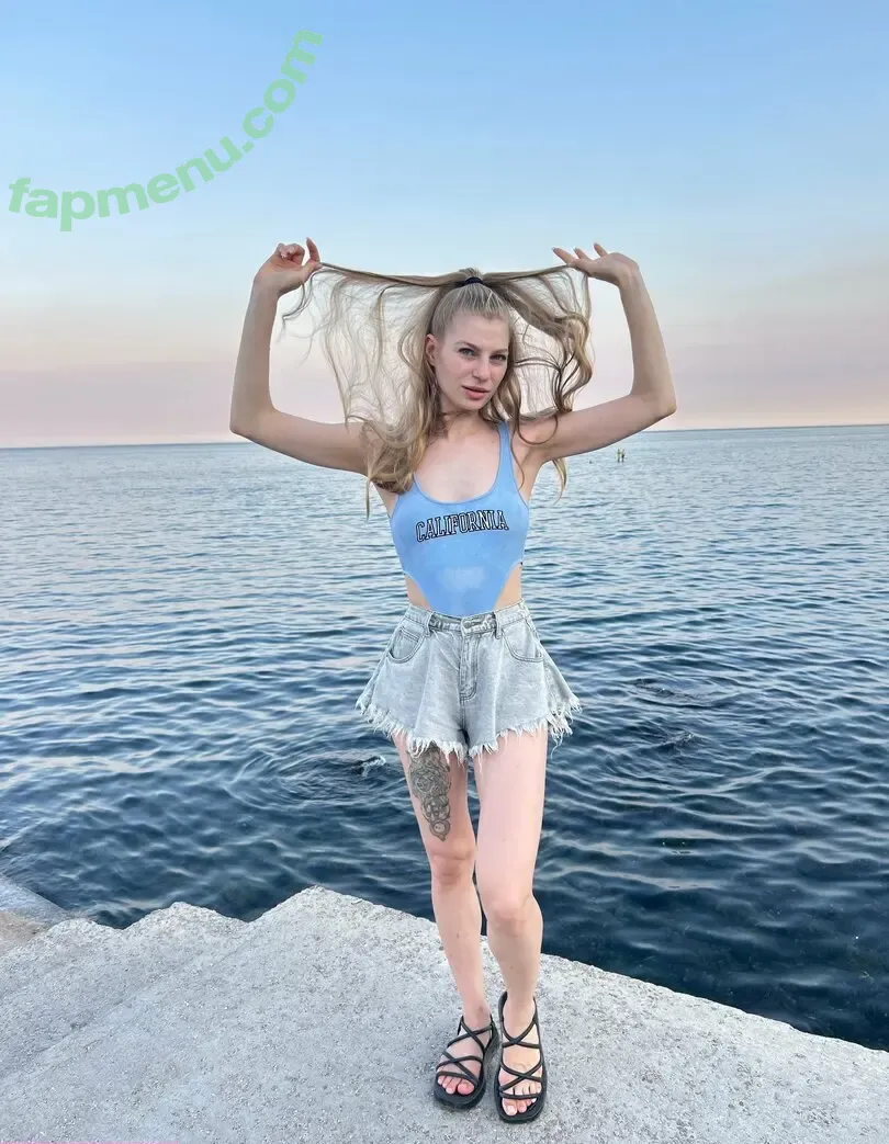 milana_wood nude photo #0020 (milanawoods_03)
