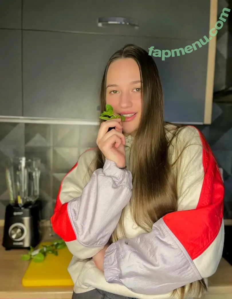 milanahotie nude photo #0046 (milanahotgirl)