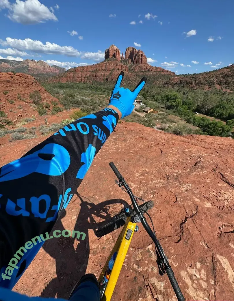 milangeis nude photo #0014 (milangeis)