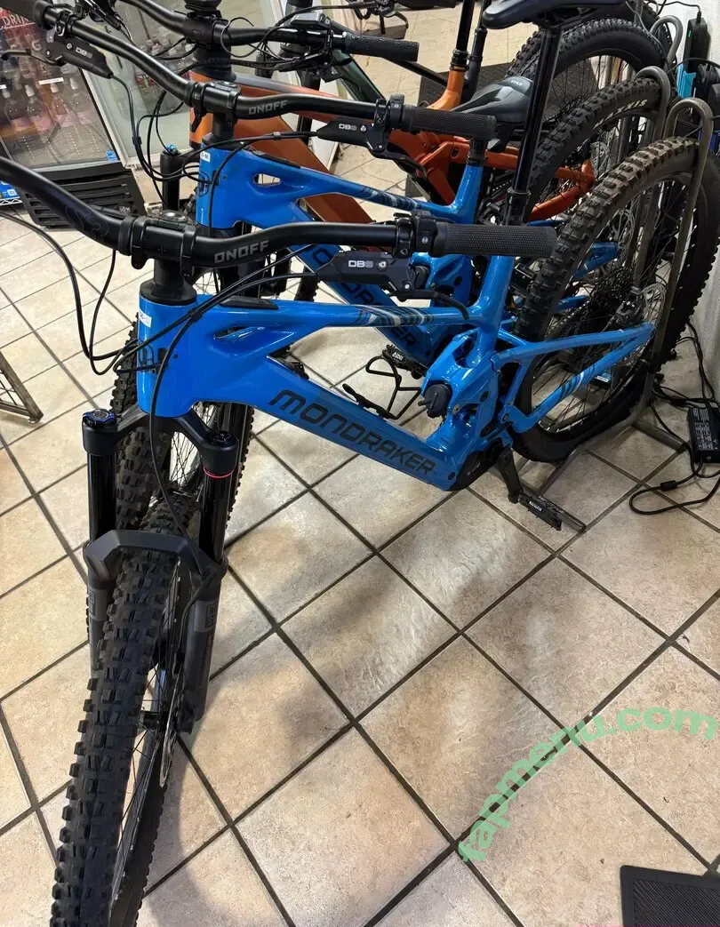 milangeis nude photo #0019 (milangeis)