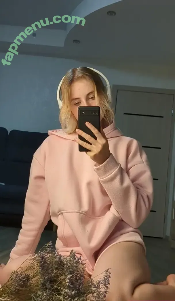 milapixie nude photo #0050 (milapixievip)