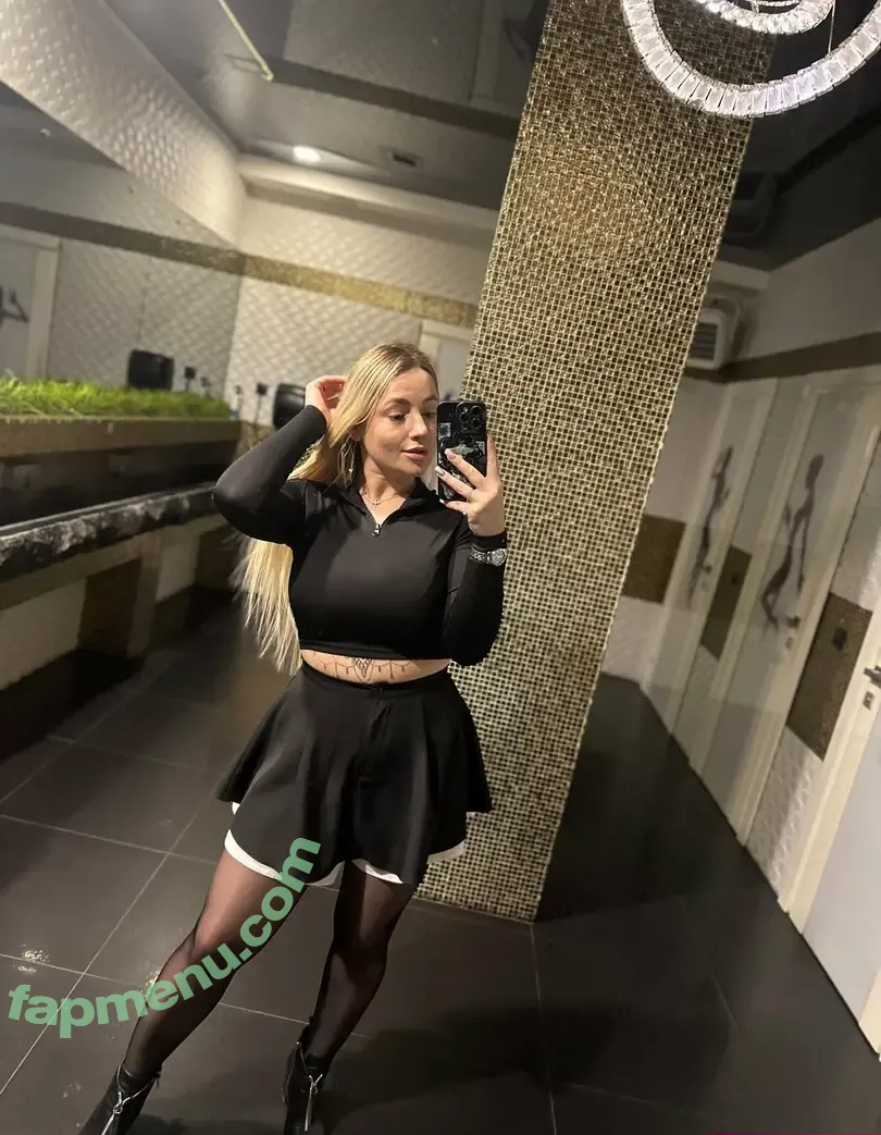 milawin nude photo #0022 (milawin)