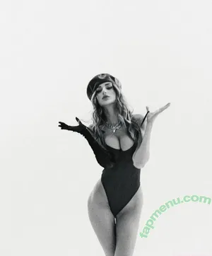  nude photo #0005