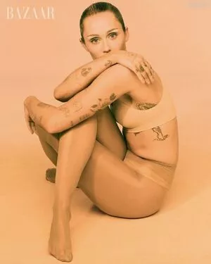 Miley Cyrus / MileyCyrus nude photo #3664