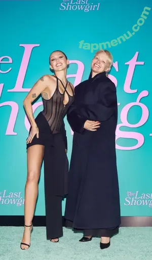 Miley Cyrus / MileyCyrus nude photo #3905