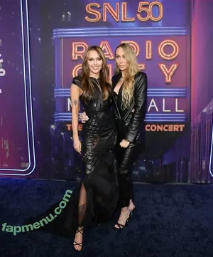 Miley Cyrus / MileyCyrus nude photo #3992