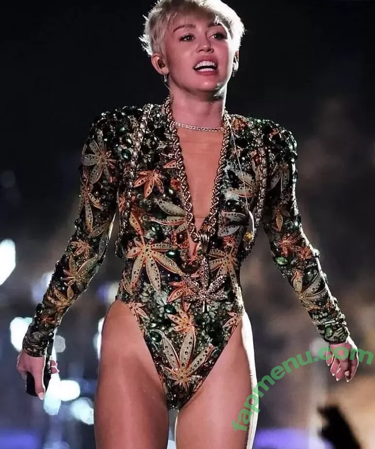 Miley Cyrus nude photo #3466 (MileyCyrus)