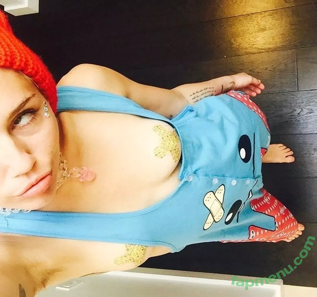 Miley Cyrus nude photo #3497 (MileyCyrus)