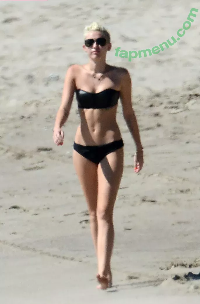 Miley Cyrus nude photo #3854 (MileyCyrus)