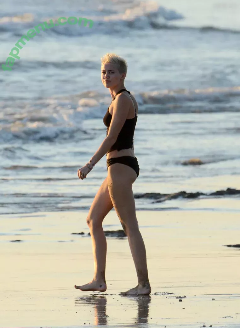 Miley Cyrus nude photo #3877 (MileyCyrus)
