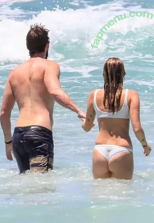 Miley Cyrus / MileyCyrus nude photo #4230