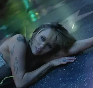 Miley Cyrus / MileyCyrus nude photo #4243