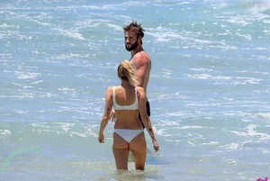 Miley Cyrus / MileyCyrus nude photo #4436