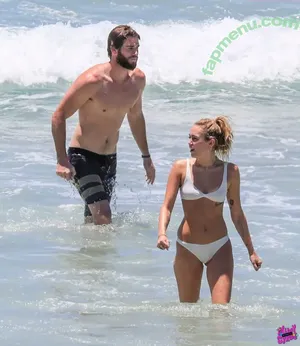 Miley Cyrus / MileyCyrus nude photo #4439