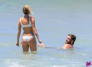 Miley Cyrus / MileyCyrus nude photo #4443