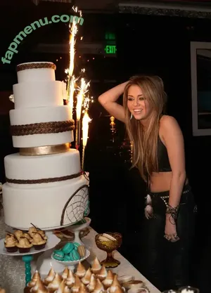 Miley Cyrus / MileyCyrus nude photo #4447
