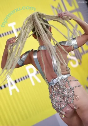 Miley Cyrus / MileyCyrus nude photo #4469