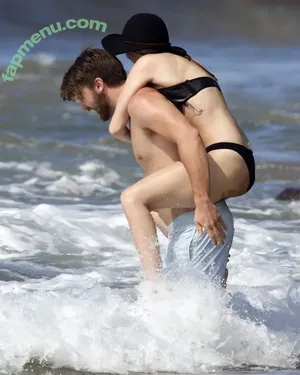 Miley Cyrus / MileyCyrus nude photo #4513