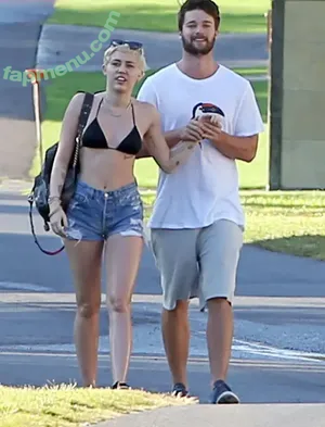 Miley Cyrus / MileyCyrus nude photo #4514