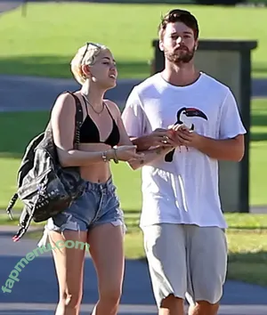 Miley Cyrus / MileyCyrus nude photo #4544