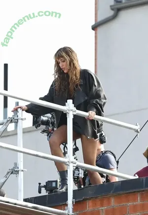 Miley Cyrus / MileyCyrus nude photo #4758