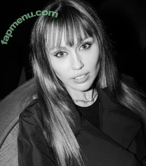 Miley Cyrus / MileyCyrus nude photo #4821