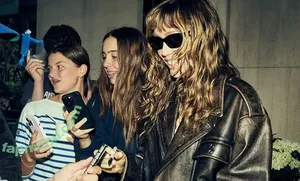 Miley Cyrus / MileyCyrus nude photo #4832