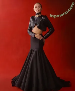 Miley Cyrus / MileyCyrus nude photo #4857