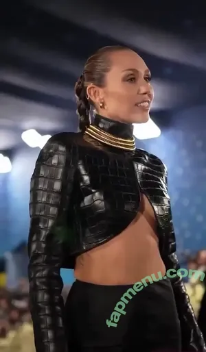 Miley Cyrus / MileyCyrus nude photo #4892