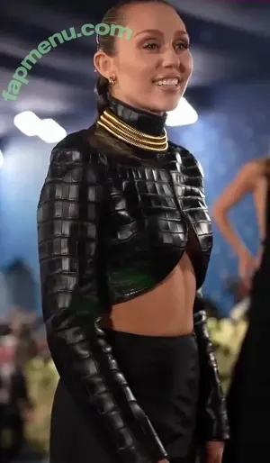 Miley Cyrus / MileyCyrus nude photo #4900