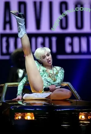 Miley Cyrus / MileyCyrus nude photo #4940