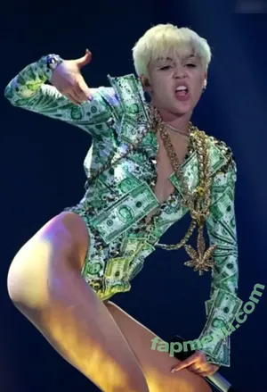 Miley Cyrus / MileyCyrus nude photo #4942