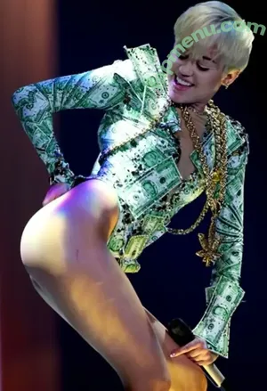 Miley Cyrus / MileyCyrus nude photo #4948