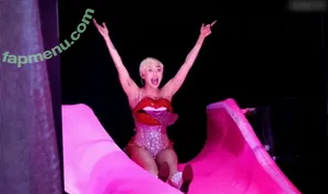 Miley Cyrus / MileyCyrus nude photo #4954