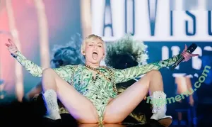 Miley Cyrus / MileyCyrus nude photo #4974