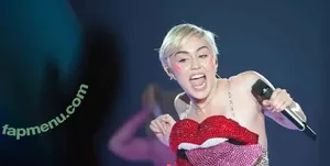 Miley Cyrus / MileyCyrus nude photo #4981