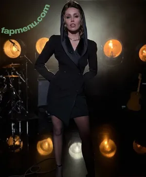 Miley Cyrus / MileyCyrus nude photo #4990