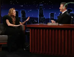 Miley Cyrus / MileyCyrus nude photo #4995