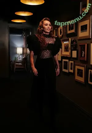 Miley Cyrus / MileyCyrus nude photo #4996