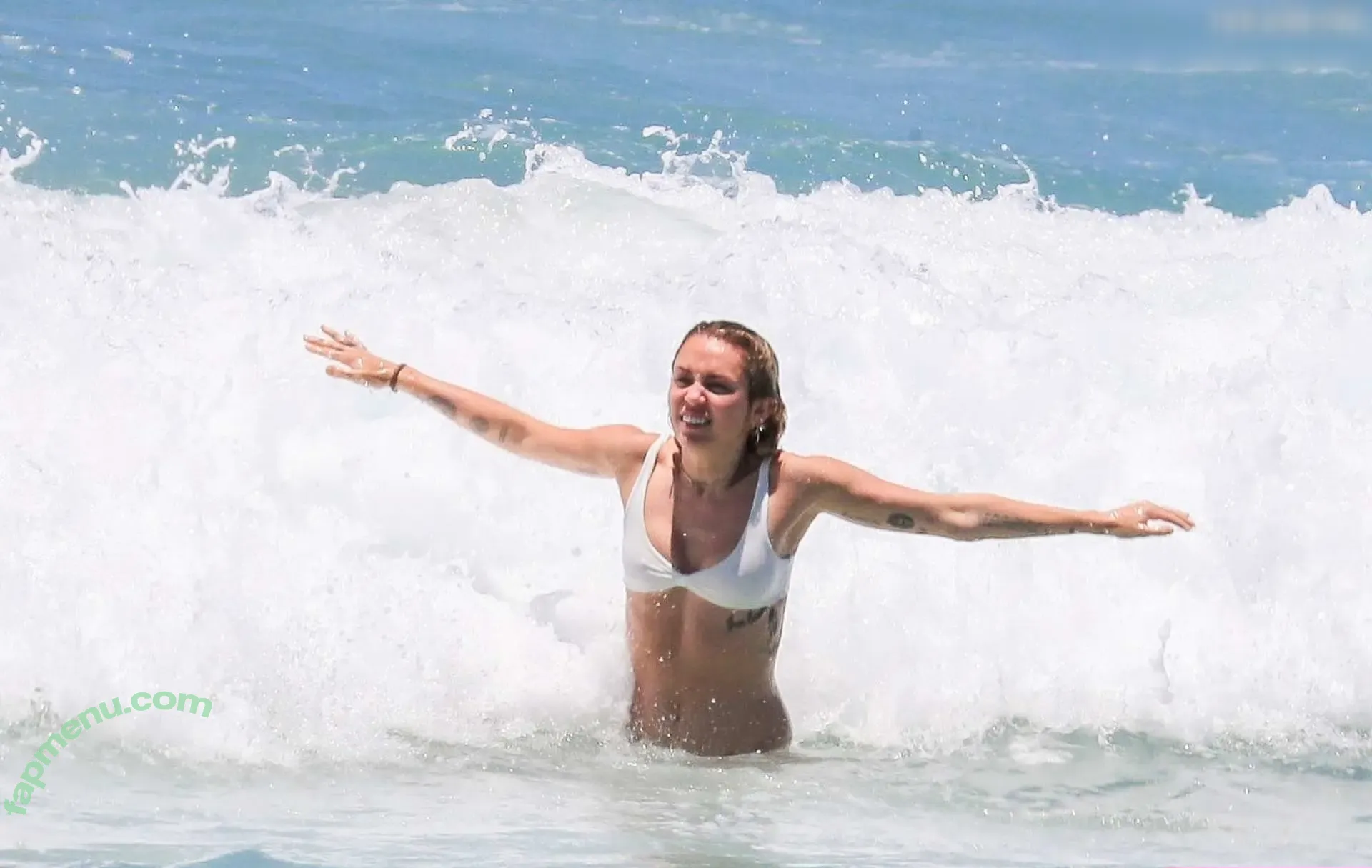 Miley Cyrus nude photo #4235 (MileyCyrus)