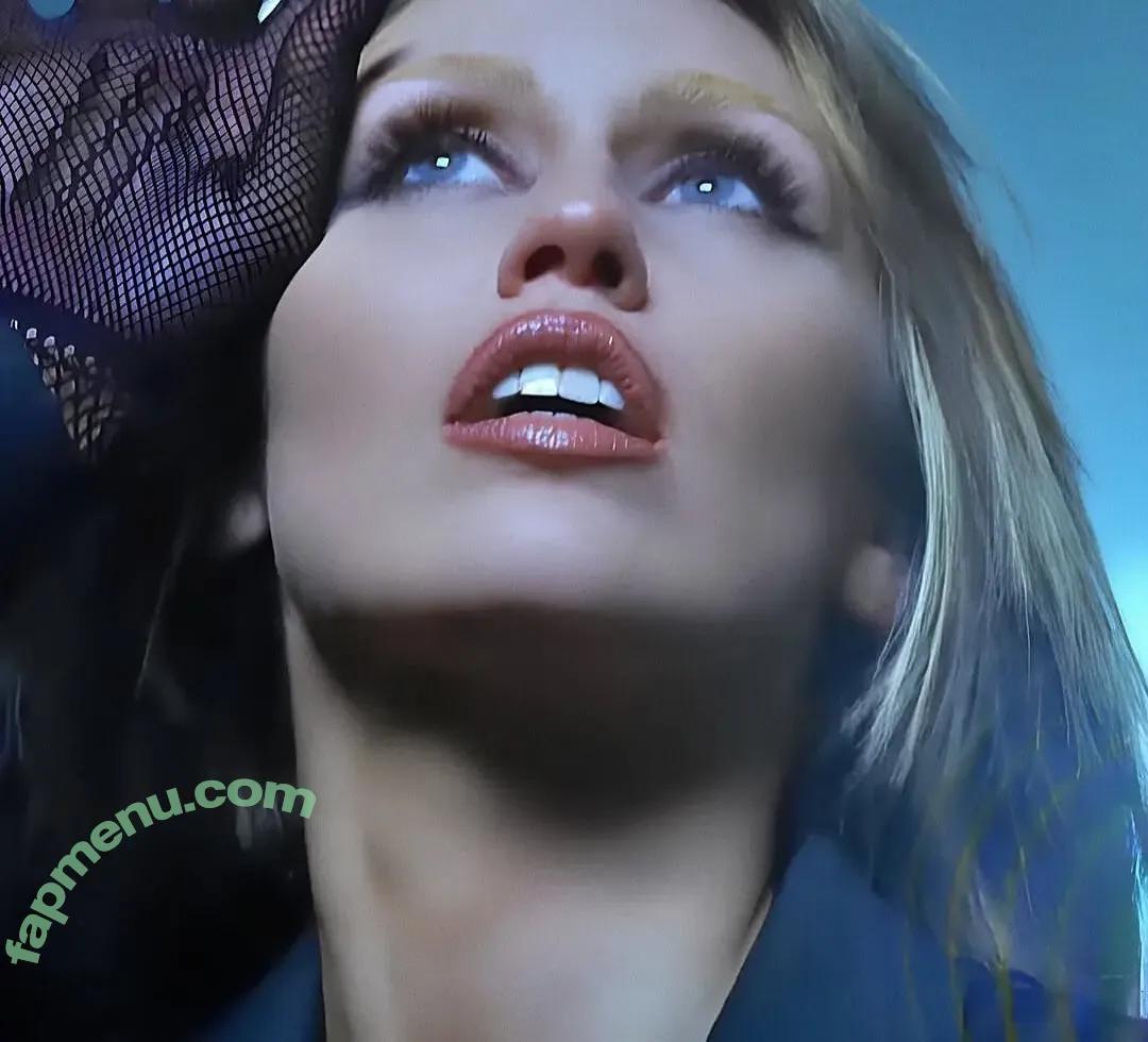 Miley Cyrus nude photo #4245 (MileyCyrus)