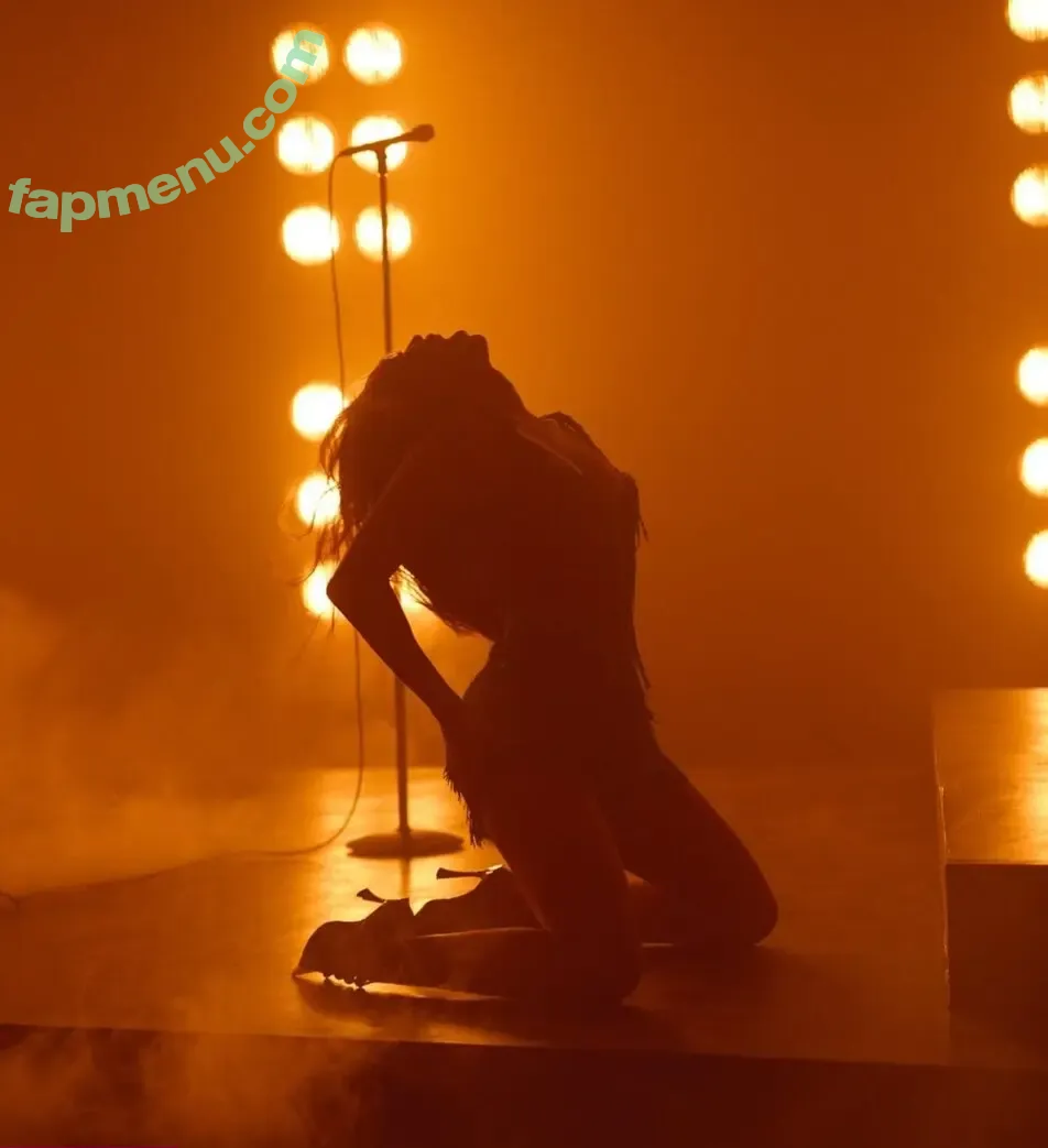 Miley Cyrus nude photo #4249 (MileyCyrus)